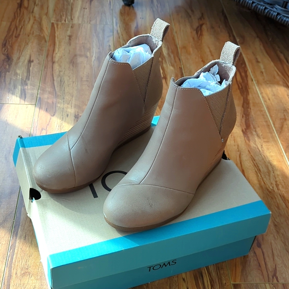 TOMS Kelsey Ankle Boot